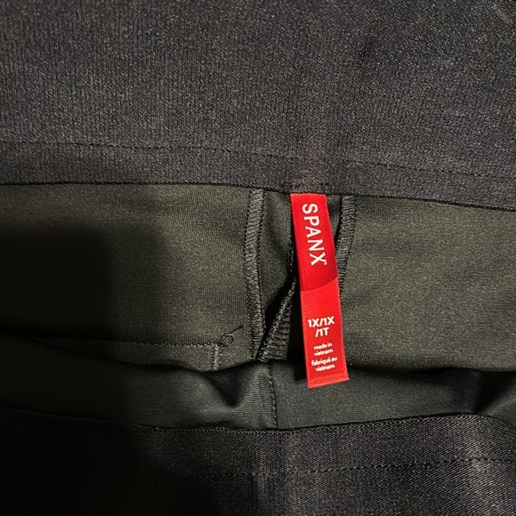 Brand new Spanx leather flare pants 1X - Picture 2 of 4